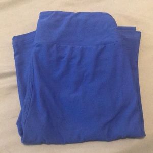 Lularoe OS blue leggings.